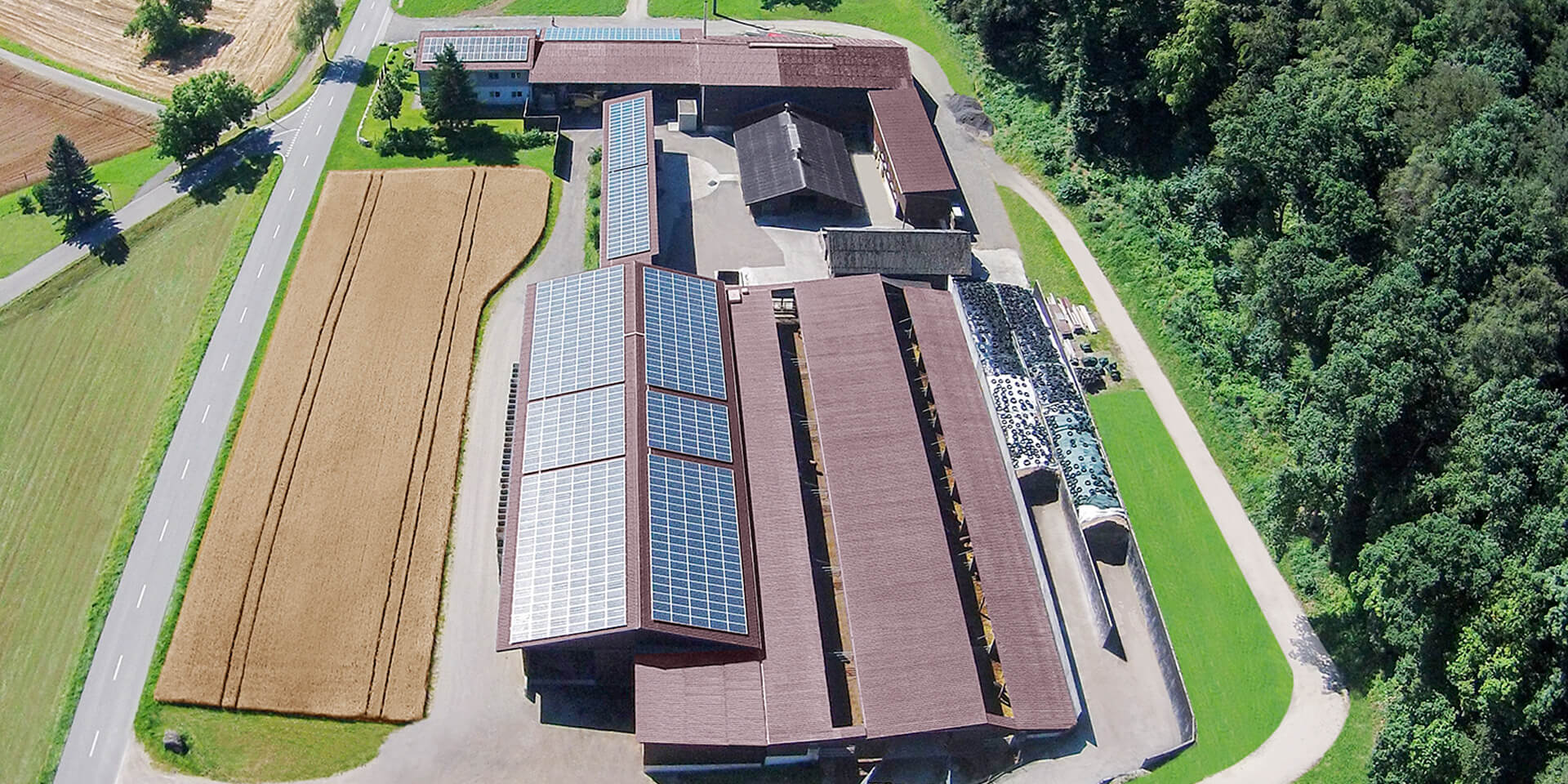 Avec son installation de biogaz, la famille d’agriculteurs Müller à Thayngen fournit de la chaleur à distance à un immeuble situé non loin de là.
